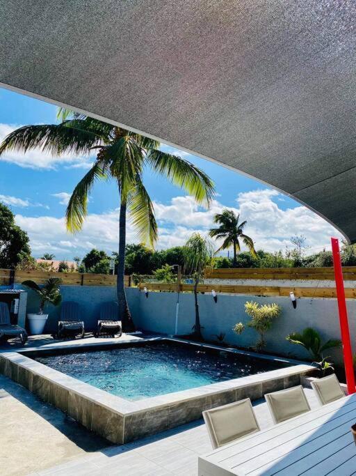 Villa Bois De Couleur Piscine Et Toit Terrasse Saint Pierre Extérieur photo